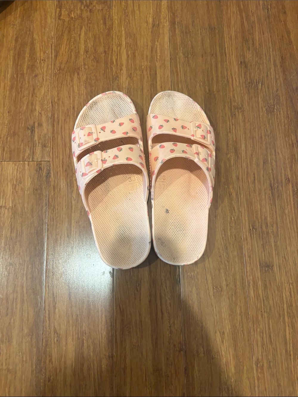 Freedom Moses x Jillian Harris Strawberry Slides